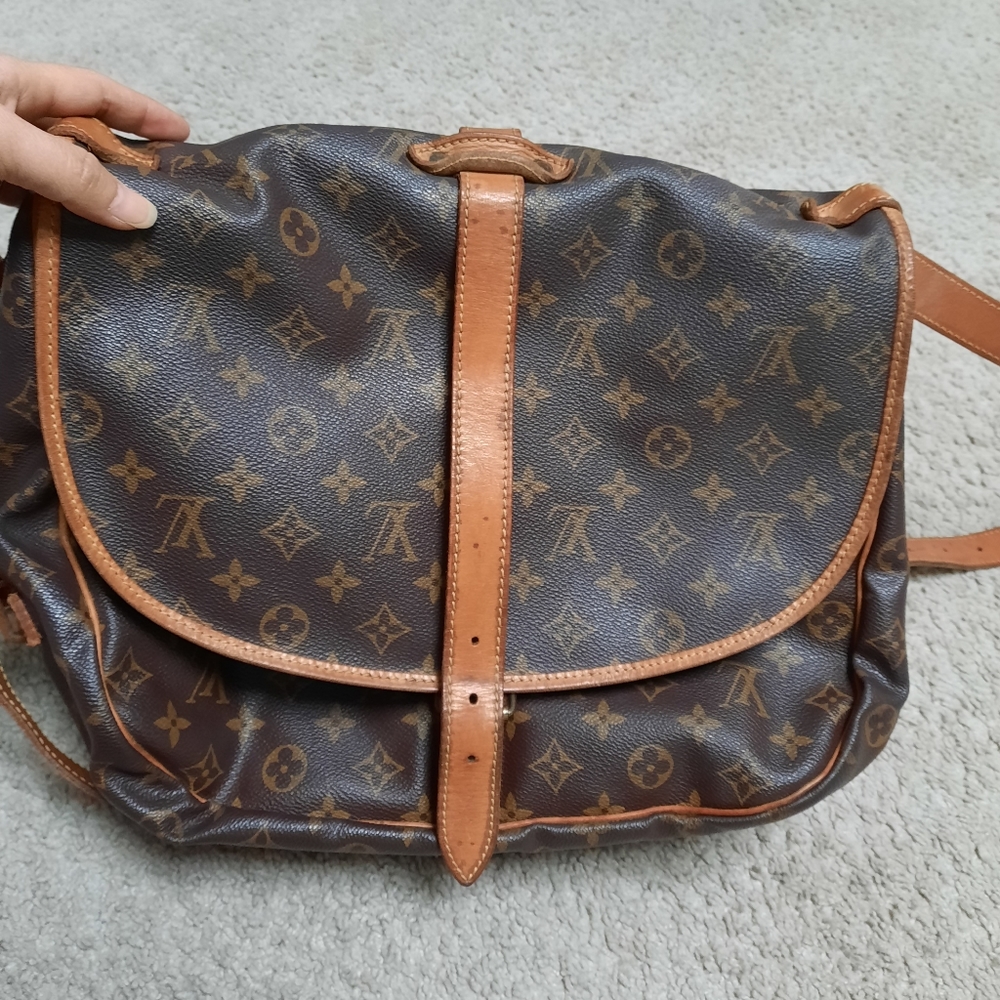 Authentic Louis Vuitton SAUMUR 35 monogram canvas Crossbody shoul… - Picture 12 of 16